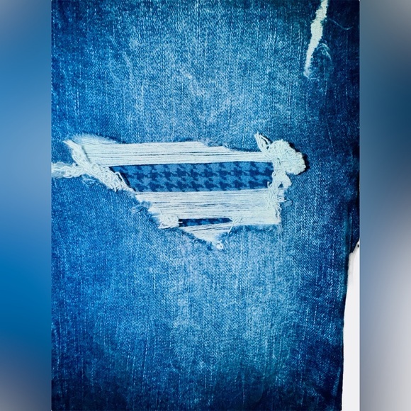 “Maurices” Size 22W Ripped Distressed Jeans - Picture 2 of 7